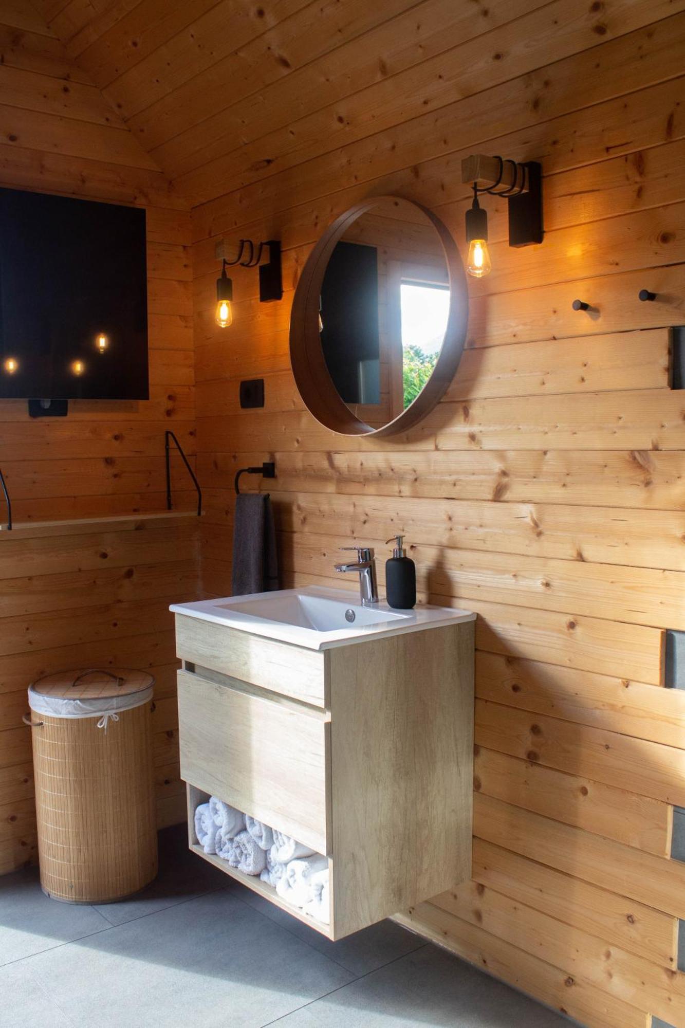 Hiska-Glamping Hotel Ajdovščina Kültér fotó